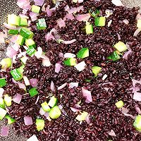 #天猫美味妙妙屋#三文鱼炒黑米饭的做法图解11