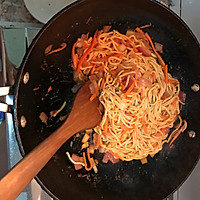 虾仁蟹棒炒面的做法图解5