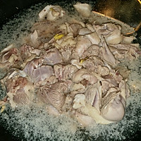 紫苏焖鸭的做法图解3
