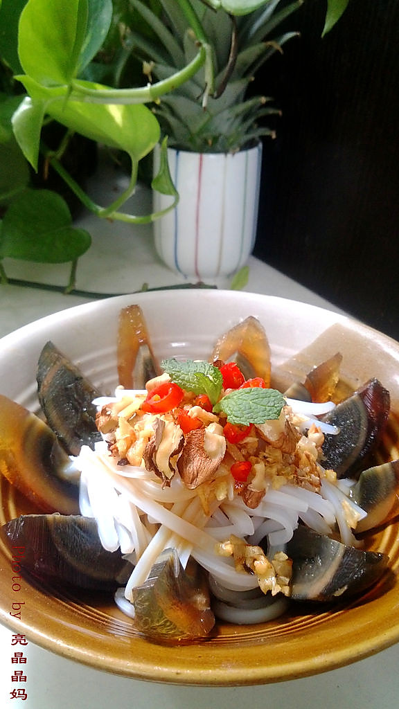 核桃凉粉拌皮蛋