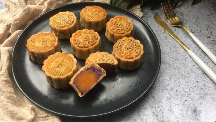 新尝（广式紫芋蛋蛋月饼）