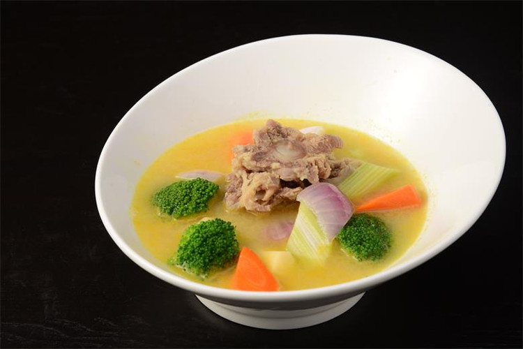 《高阶菜谱》咖喱蔬菜牛尾汤的做法