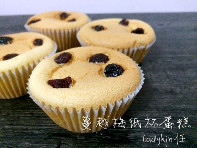 蔓越梅纸杯蛋糕