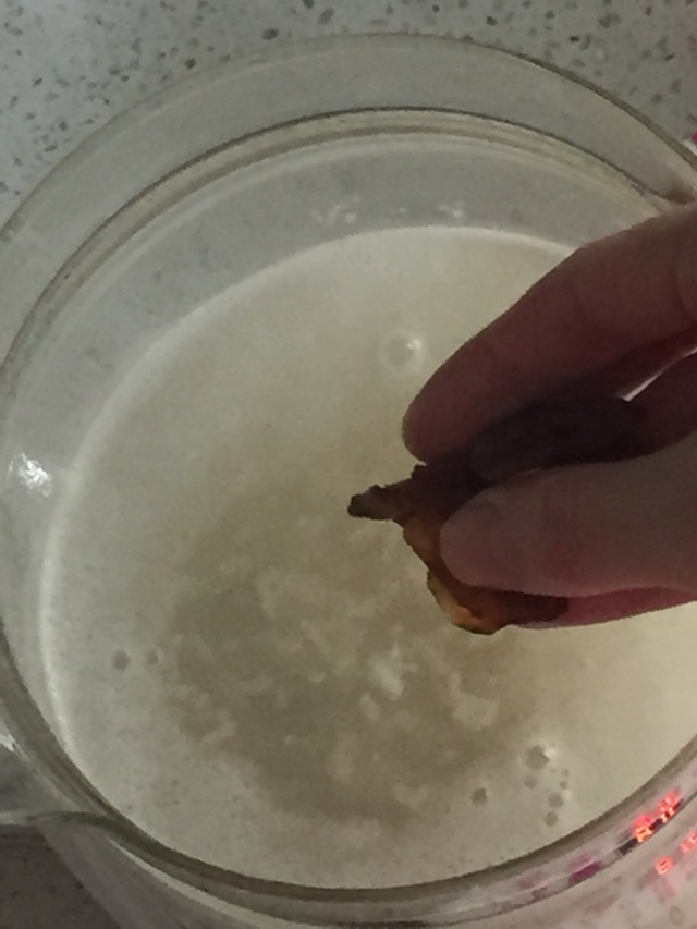 温馨早餐之桂花酒酿蛋的做法图解2