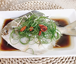 #巨下饭的家常菜#葱油鲳鱼的做法