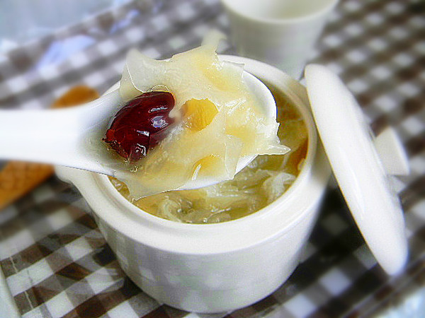 银耳百合红枣羹