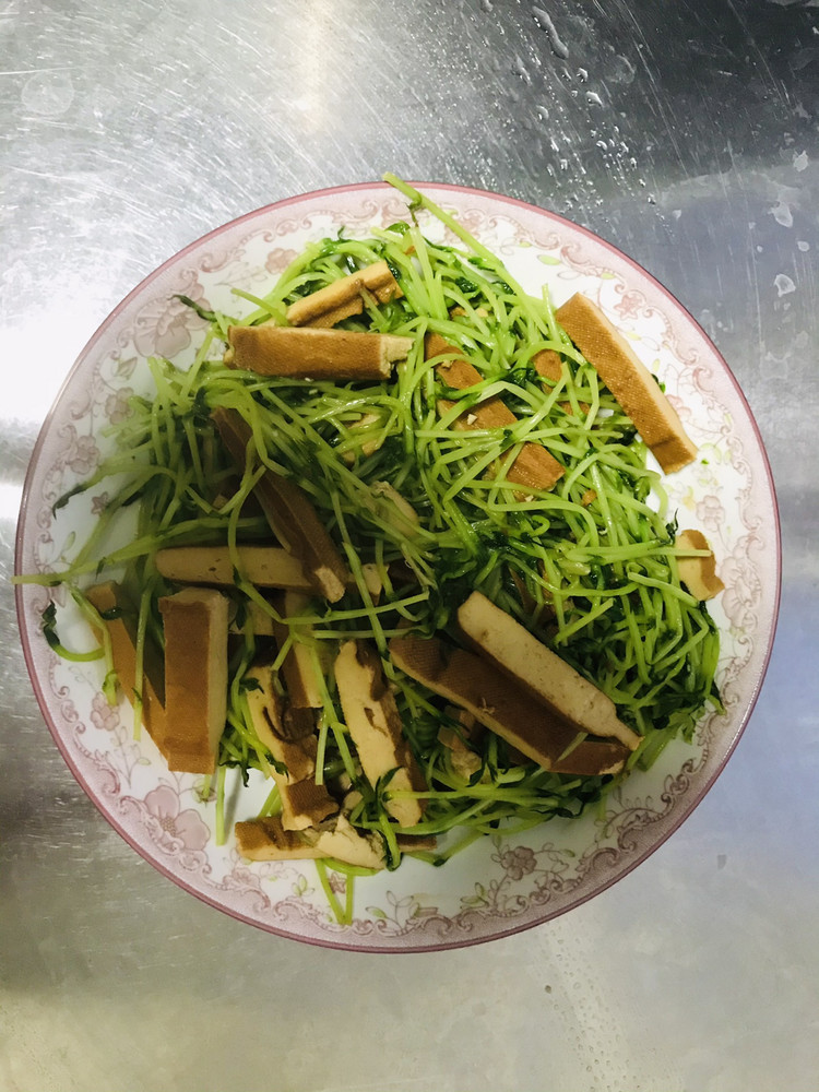 豆苗香干的做法