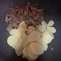 瘦肉蒜苗炒土豆的做法图解9