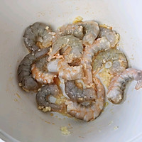 蒜香黄油虾的做法图解3