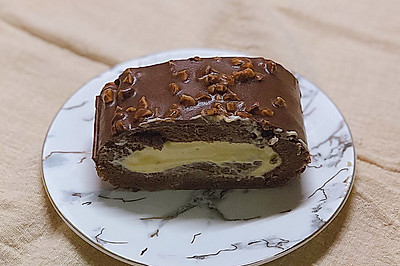 巧克力脆皮蛋糕卷 | 梦龙和费列罗的完美结合