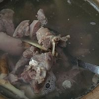 养生当归羊肉汤的做法图解4