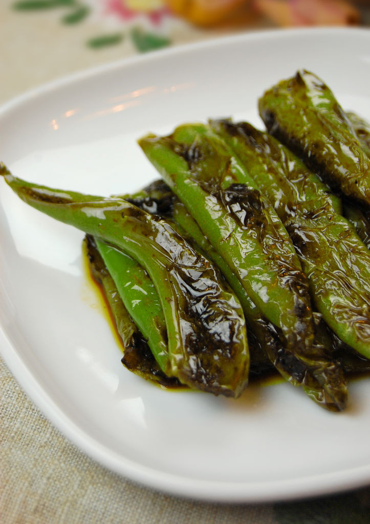最上瘾的绝味川菜——虎皮尖椒的做法