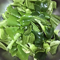 辣椒炒火腿的做法图解1