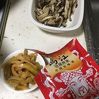 榨菜香菇红肠炒鸡丝的做法图解5