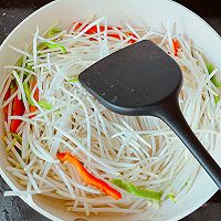#解腻开胃就吃它#绿豆芽炒鸡蛋的做法图解6