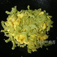 苦瓜炒鸡蛋的做法图解6