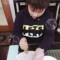 草莓糯米糕的做法图解1