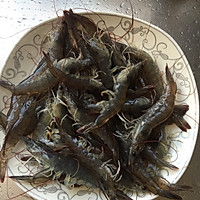 鱼露炒虾的做法图解1