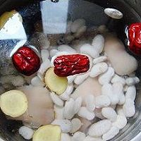 冬季暖胃又美容的汤——芸豆猪手汤  的做法图解3