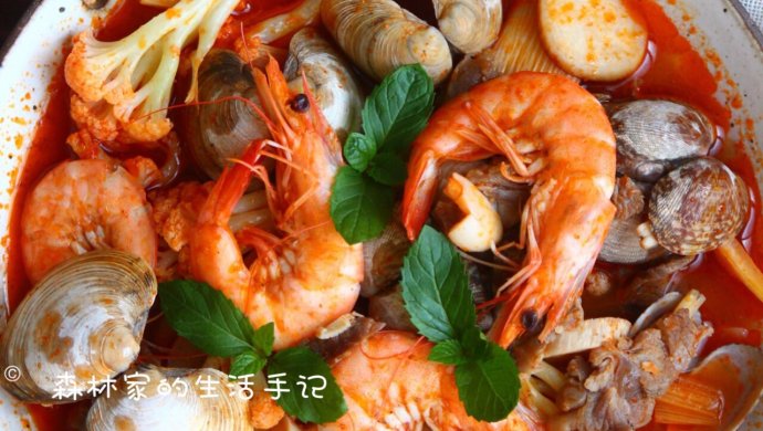 自制超超超好吃的【酸汤海鲜汇】