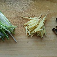 『清蒸鲈鱼』菇香鲜嫩的做法图解5