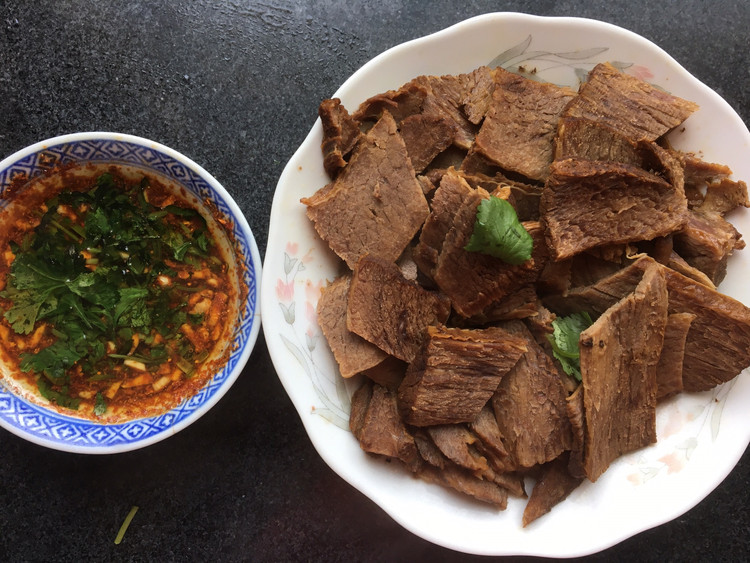 卤牛肉的做法