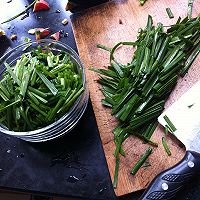 韭菜炒豆腐干的做法图解3