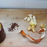 南乳苦瓜焖鸭的做法图解1