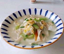煎蛋丝瓜豆白汤的做法