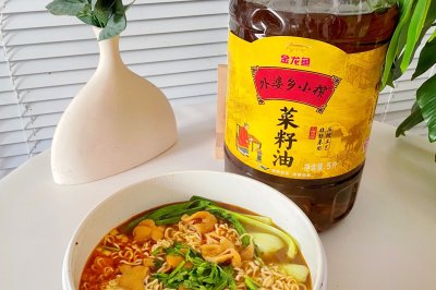 红油肥肠面