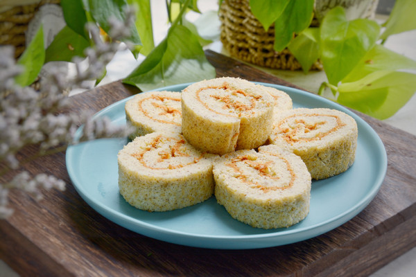 小米红豆薏仁蛋糕卷