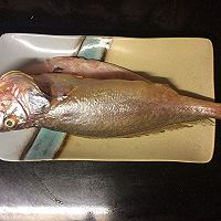 清蒸黄花鱼的做法图解1