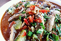 李孃孃爱厨房之一一青笋，酸菜烧泥鳅的做法