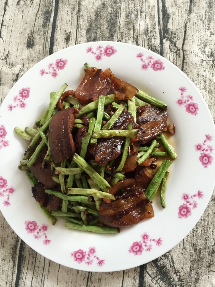 豇豆炒腊肉的做法