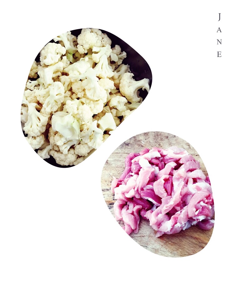 花菜炒肉的做法图解1