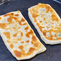 韭菜馅饼 还是自己种的香的做法图解14