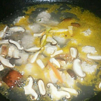 香菇青菜鲜猪肉丸汤的做法图解5
