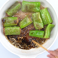 尖椒酿肉的做法图解7