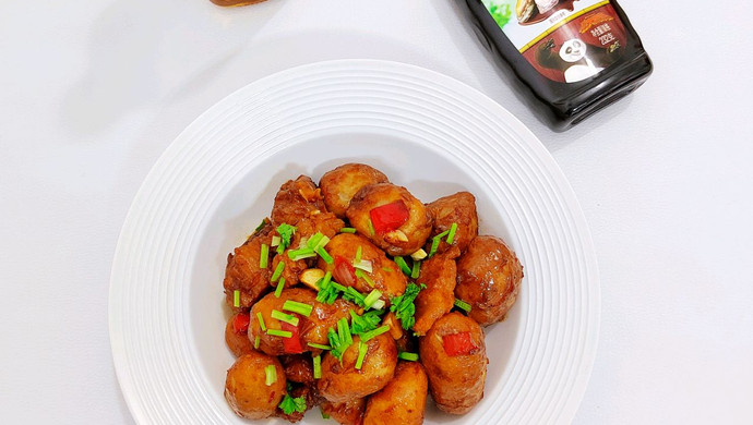 五花肉焖芋头仔