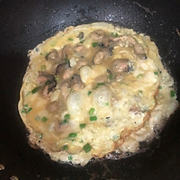 #中秋宴，名厨味#牡蛎肉煎蛋饼的做法图解3