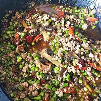 肉沫蒜薹的做法图解3