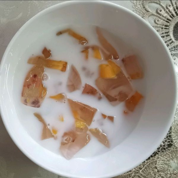 椰汁水果甜品（白凉粉）