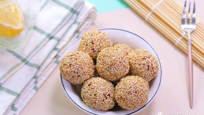 蔓越莓芝麻饭团 宝宝辅食食谱