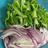 孜然羊肉片的做法图解2