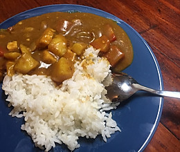 日式咖喱鸡肉饭料理（两人份）的做法