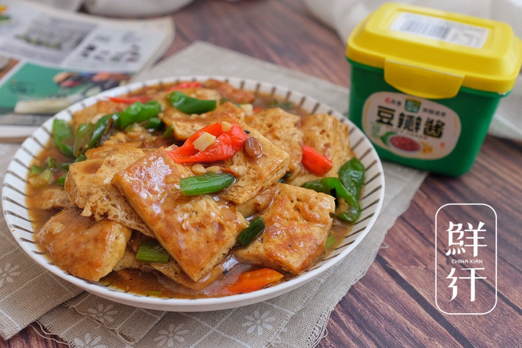 酱炒家常豆腐的做法