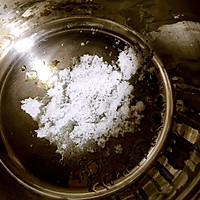 手煮焦糖奶茶的做法图解1