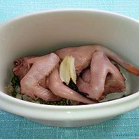 美肤汤水——绿豆百合炖鸽子的做法图解2