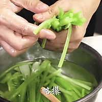 牛肉芹菜馅饺子的做法图解4