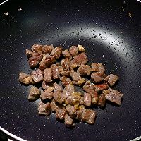 牛肉炒白菜花的做法图解3